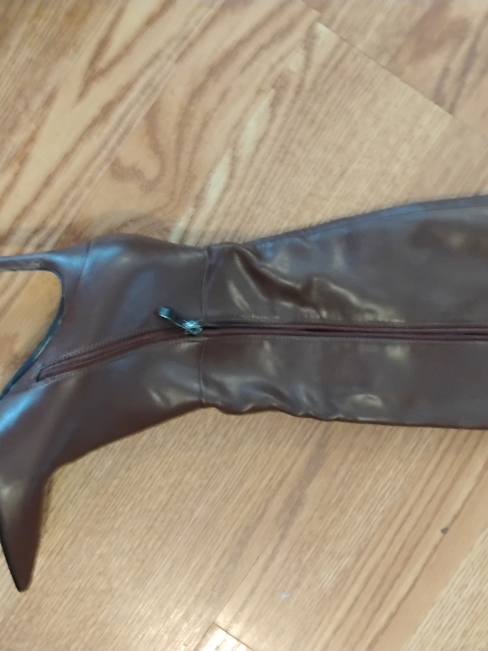 Women's Brown Knee-High Pointed-Toe Stiletto Boots - Picture 4 of 5